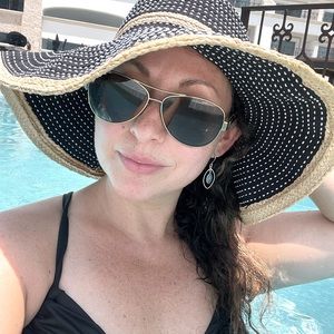 Meet your Posher, Andrea